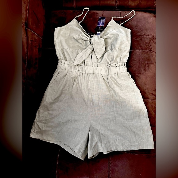 NWT One Clothing Romper size M - Picture 1 of 3